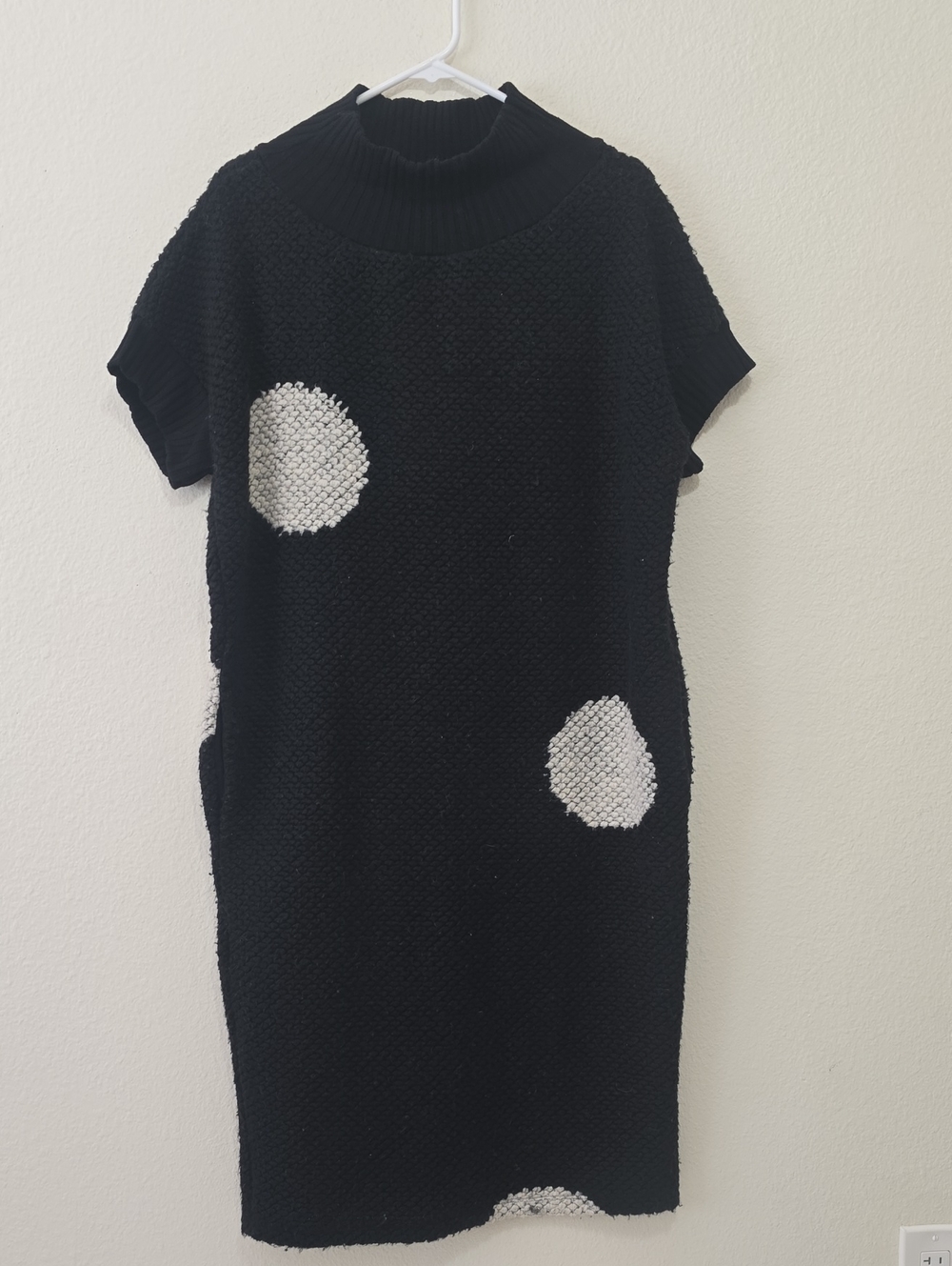 Alembika Black Ribbed Knit Top‎ with Contrast Inner Knit M